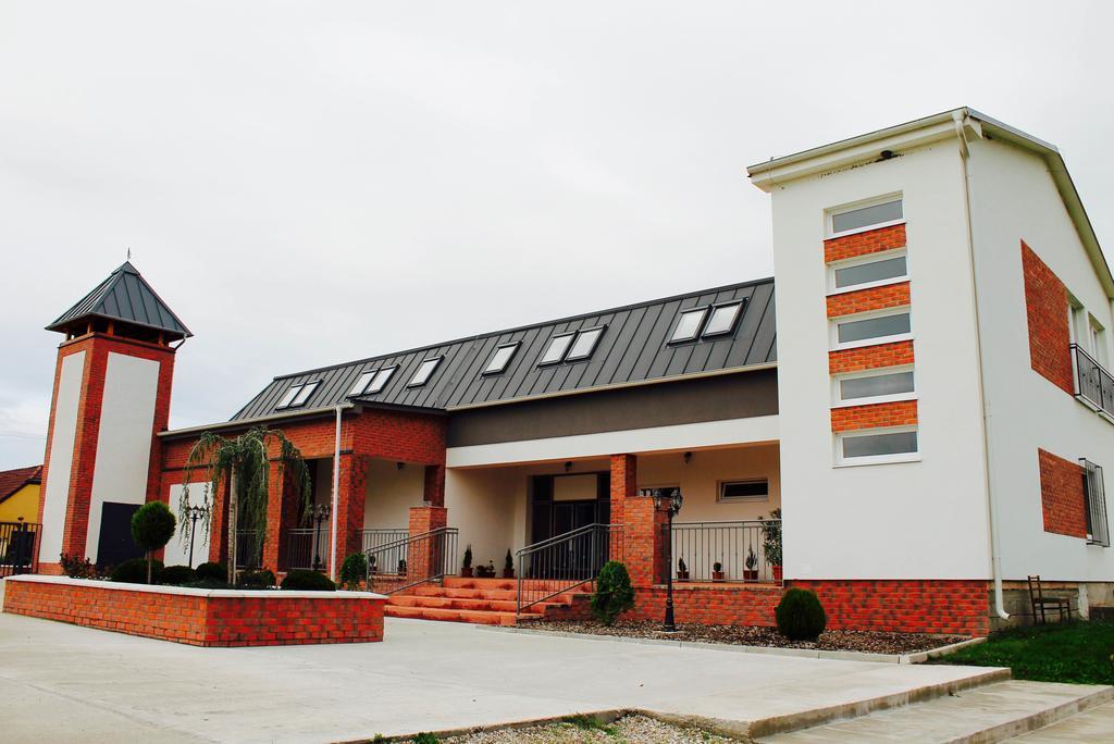 Guest House Hodus Vydrany Ngoại thất bức ảnh
