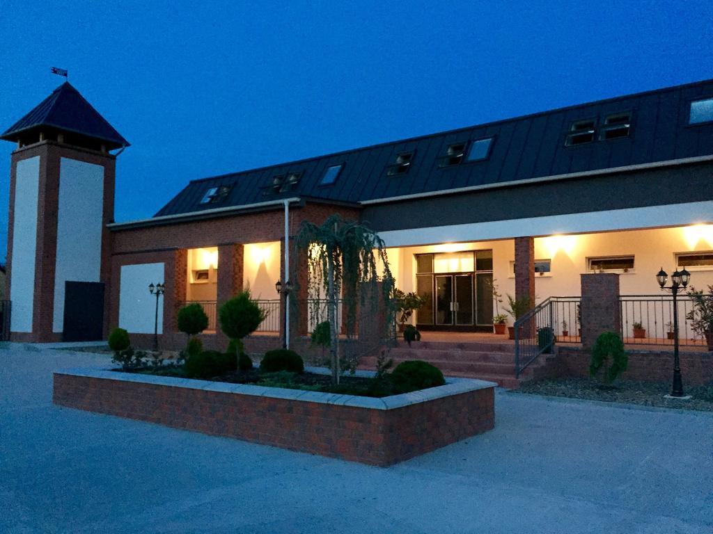 Guest House Hodus Vydrany Ngoại thất bức ảnh